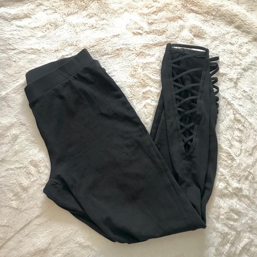 EUC Express Criss Cross Leggings